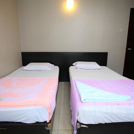 Mandarin Hotel Kuching Dış mekan fotoğraf