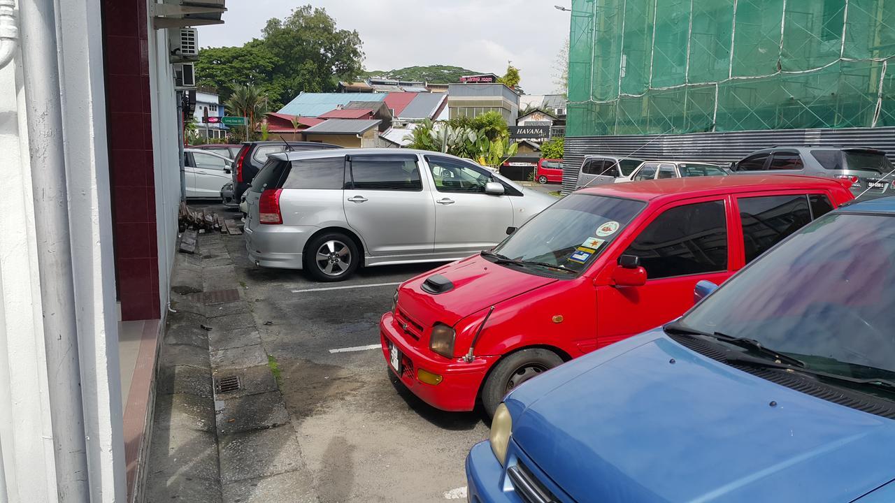 Mandarin Hotel Kuching Dış mekan fotoğraf
