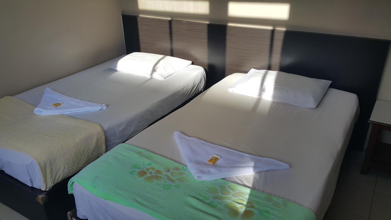Mandarin Hotel Kuching Oda fotoğraf