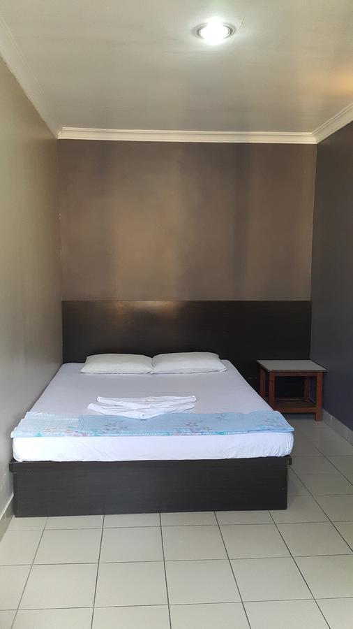 Mandarin Hotel Kuching Dış mekan fotoğraf