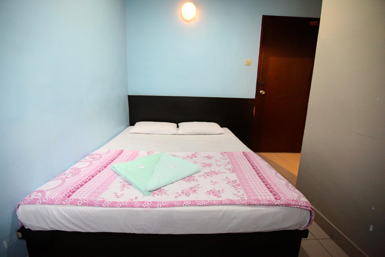 Mandarin Hotel Kuching Dış mekan fotoğraf