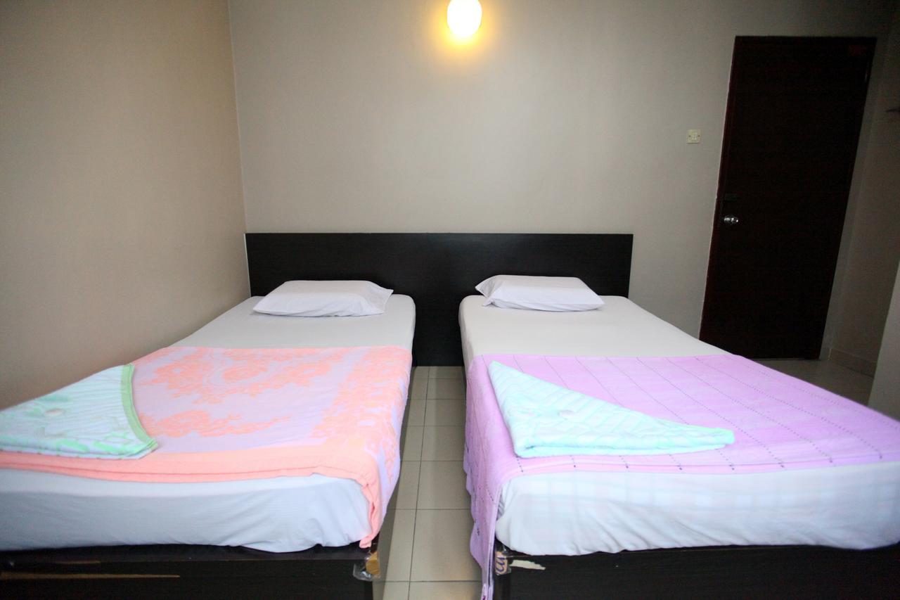 Mandarin Hotel Kuching Dış mekan fotoğraf