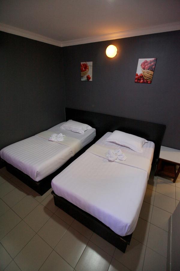 Mandarin Hotel Kuching Dış mekan fotoğraf