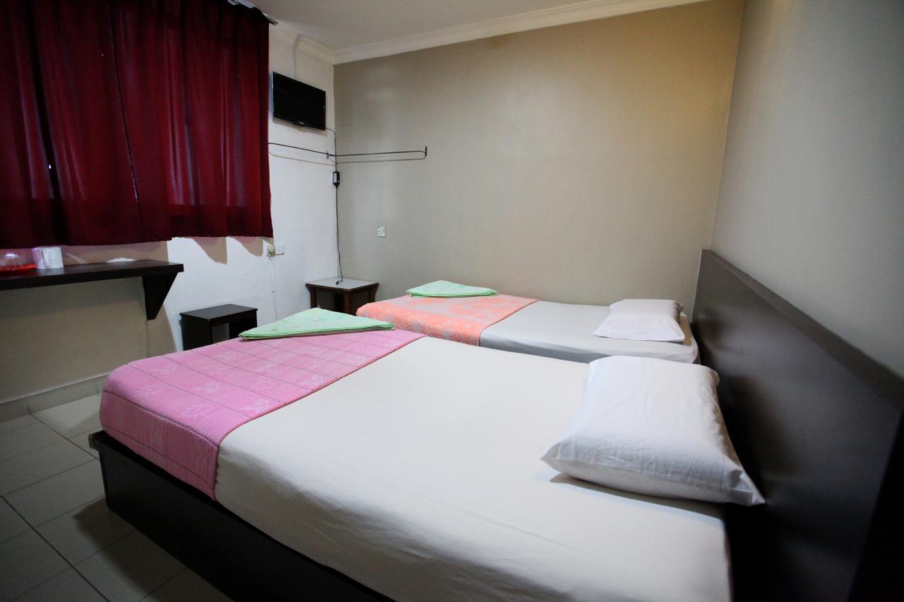 Mandarin Hotel Kuching Dış mekan fotoğraf