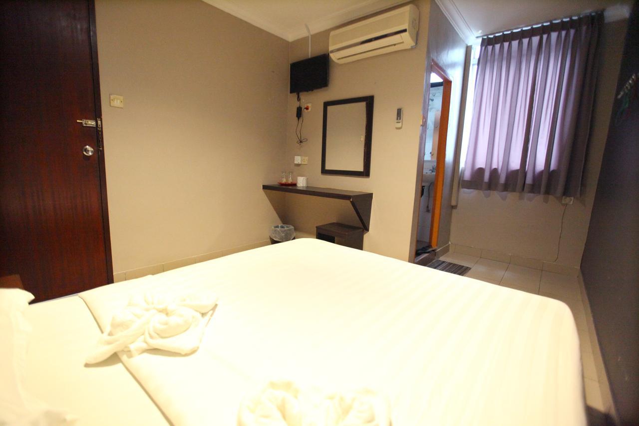 Mandarin Hotel Kuching Dış mekan fotoğraf