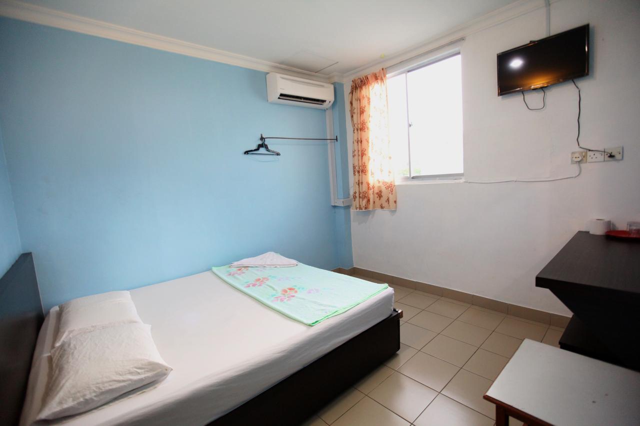 Mandarin Hotel Kuching Dış mekan fotoğraf