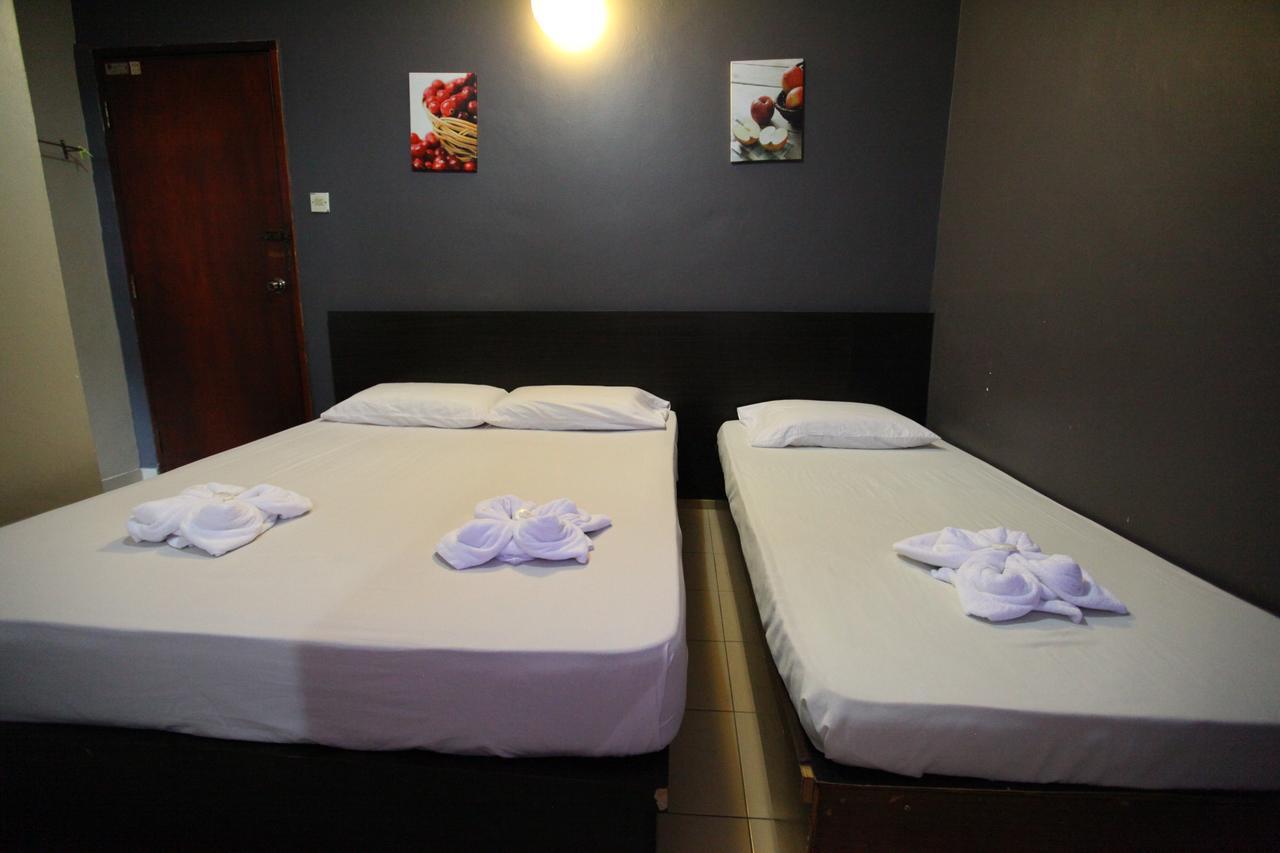 Mandarin Hotel Kuching Dış mekan fotoğraf